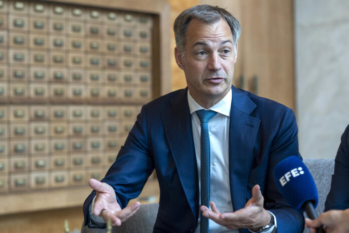 El administrador del PNUD, el belga Alexander De Croo, habla durante una entrevista con EFE en la sede de las Naciones Unidas en Nueva York (Estados Unidos). EFE/ Angel Colmenares
