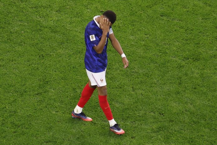 Kylian Mbappe de Francia reacciona tras perder el partido de semifinales de la Copa Mundial de la FIFA 2026. EFE/EPA/SHAWN THEW
