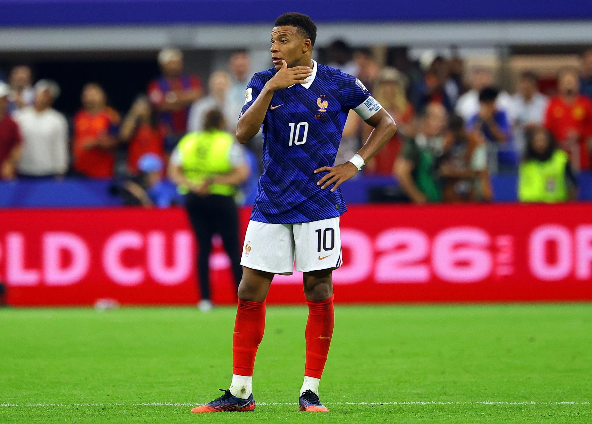Kylian Mbappe de Francia reacciona tras perder el partido de semifinales de la Copa Mundial de la FIFA 2026. EFE/EPA/CHRISTOPHER NEUNDORF
