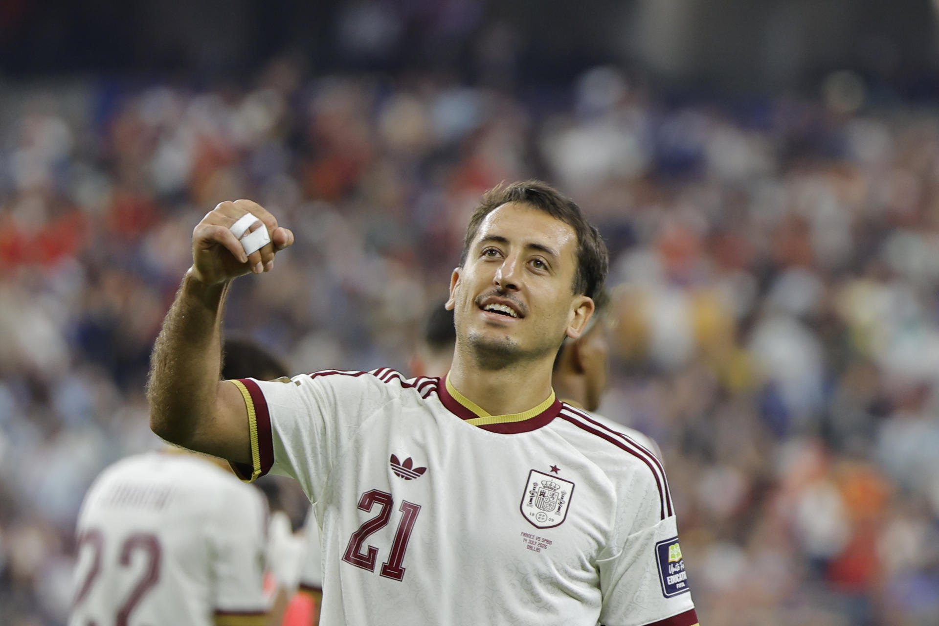 Mikel Oyarzabal, de España, celebra un gol en el partido de semifinales del Mundial 2026 ante Francia en el estadio AT&T en Arlington (Estados Unidos). EFE/Lavandeira Jr