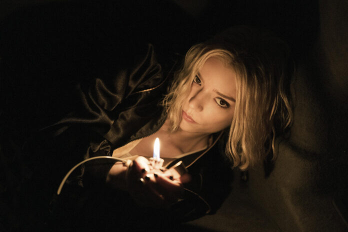La actriz Anya Taylor-Joy en una escena de la serie 'Lucky'. EFE/ Michael Becker/Apple TV SOLO USO EDITORIAL/SOLO DISPONIBLE PARA ILUSTRAR LA NOTICIA QUE ACOMPAÑA (CRÉDITO OBLIGATORIO)
