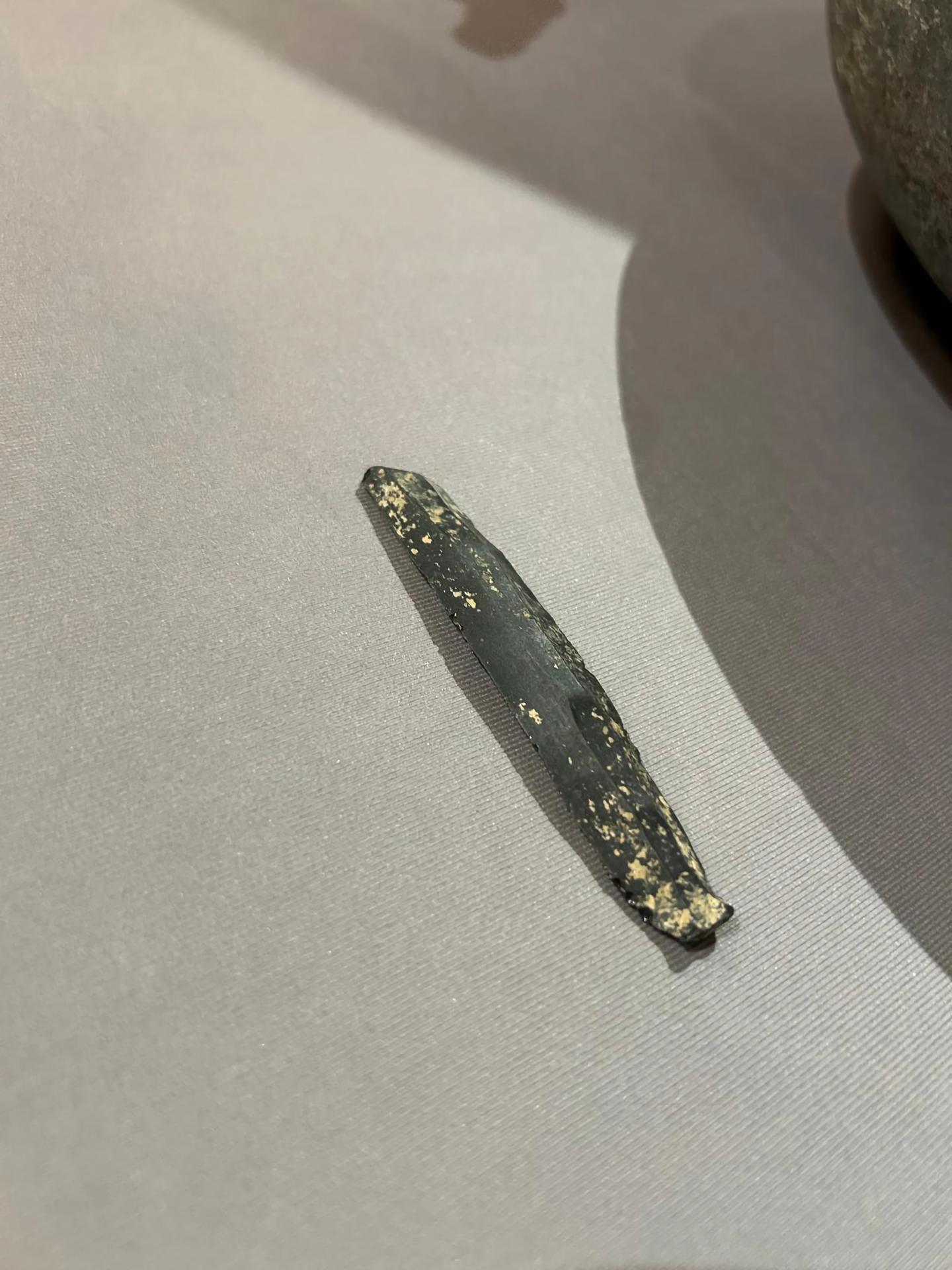 Fotografía cedida por el Consulado de México en Nueva York de un núcleo de microhojas de obsidiana de origen mexica, una de las tres piezas arqueológicas que regresan a México tras la ceremonia celebrada este miércoles, en la Fiscalía en Nueva York (EE.UU.). EFE/ Consulado México en Nueva York /SOLO USO EDITORIAL/NO VENTAS/ SOLO DISPONIBLE PARA ILUSTRAR LA NOTICIA QUE ACOMPAÑA (CRÉDITO OBLIGATORIO)
