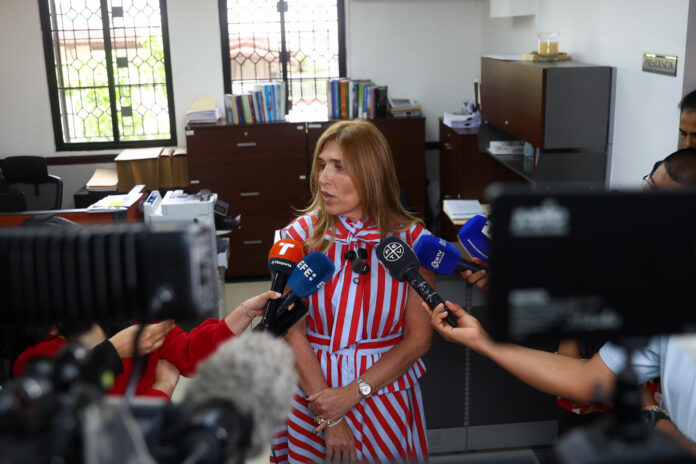 La gerente general de Zona Libre de Colón (ZLC), Luisa Napolitano, habla con periodistas en Ciudad de Panamá (Panamá). EFE/ Carlos Lemos
