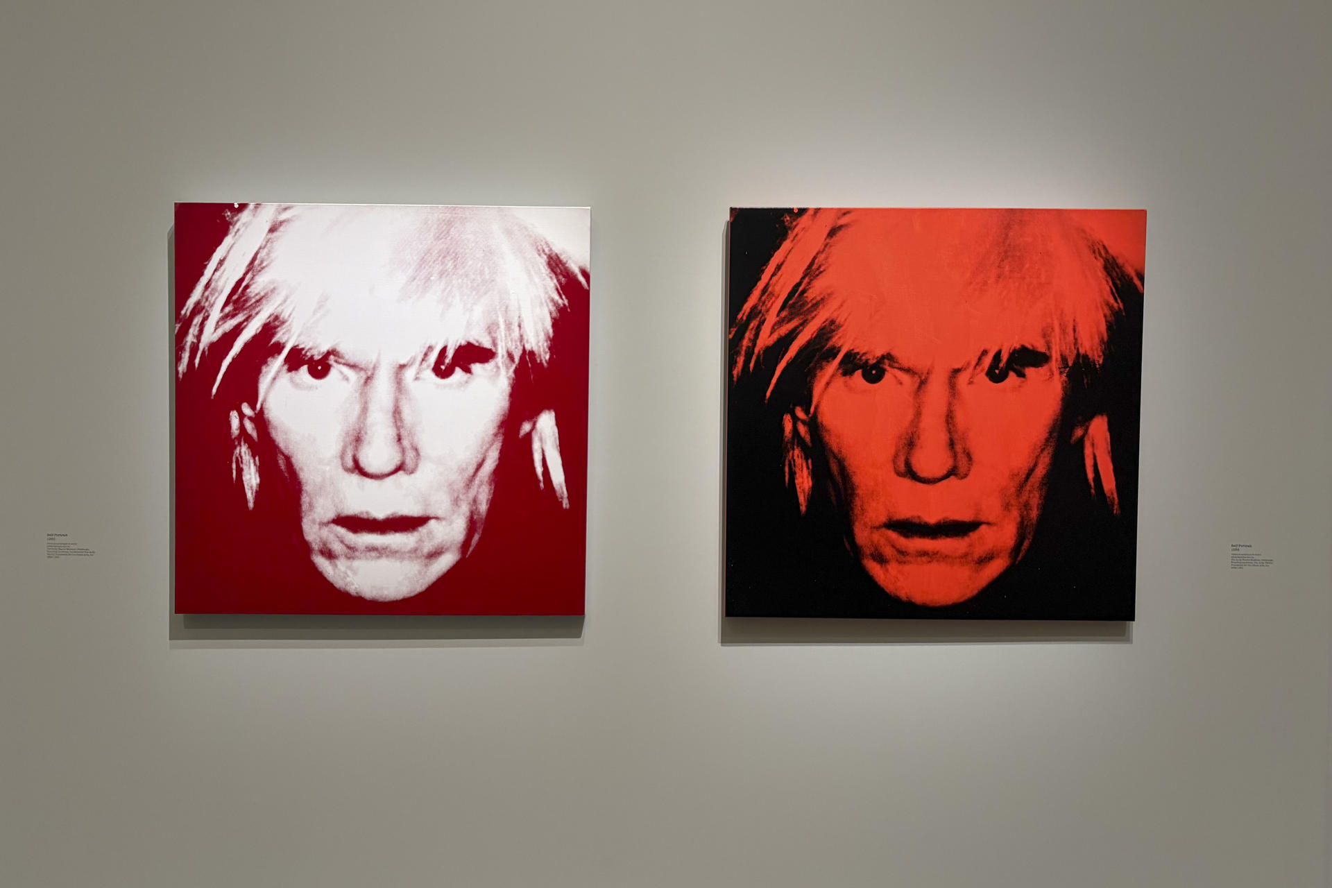Vista de una serigrafía del autorretrato de Andy Warhol al final de su vida. EFE/ Pol Lloberas
