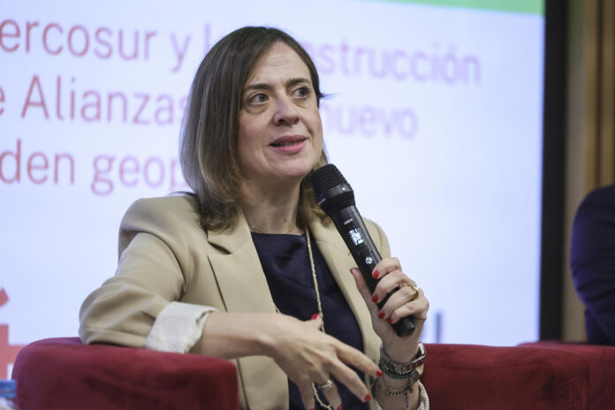 La secretaria de Estado de Comercio de España, Amparo López Senovilla habla durante el evento ‘Diálogo Estratégico España-Brasil’, en la sede del Instituto Cervantes en São Paulo (Brasil). EFE/ Sebastiao Moreira
