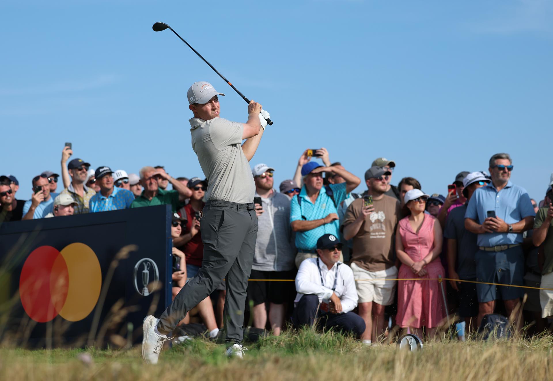 El golfista inglés Matt Fitzpatrick, durante su participación en la primera jornada del Abierto Británico. EFE/EPA/ADAM VAUGHAN