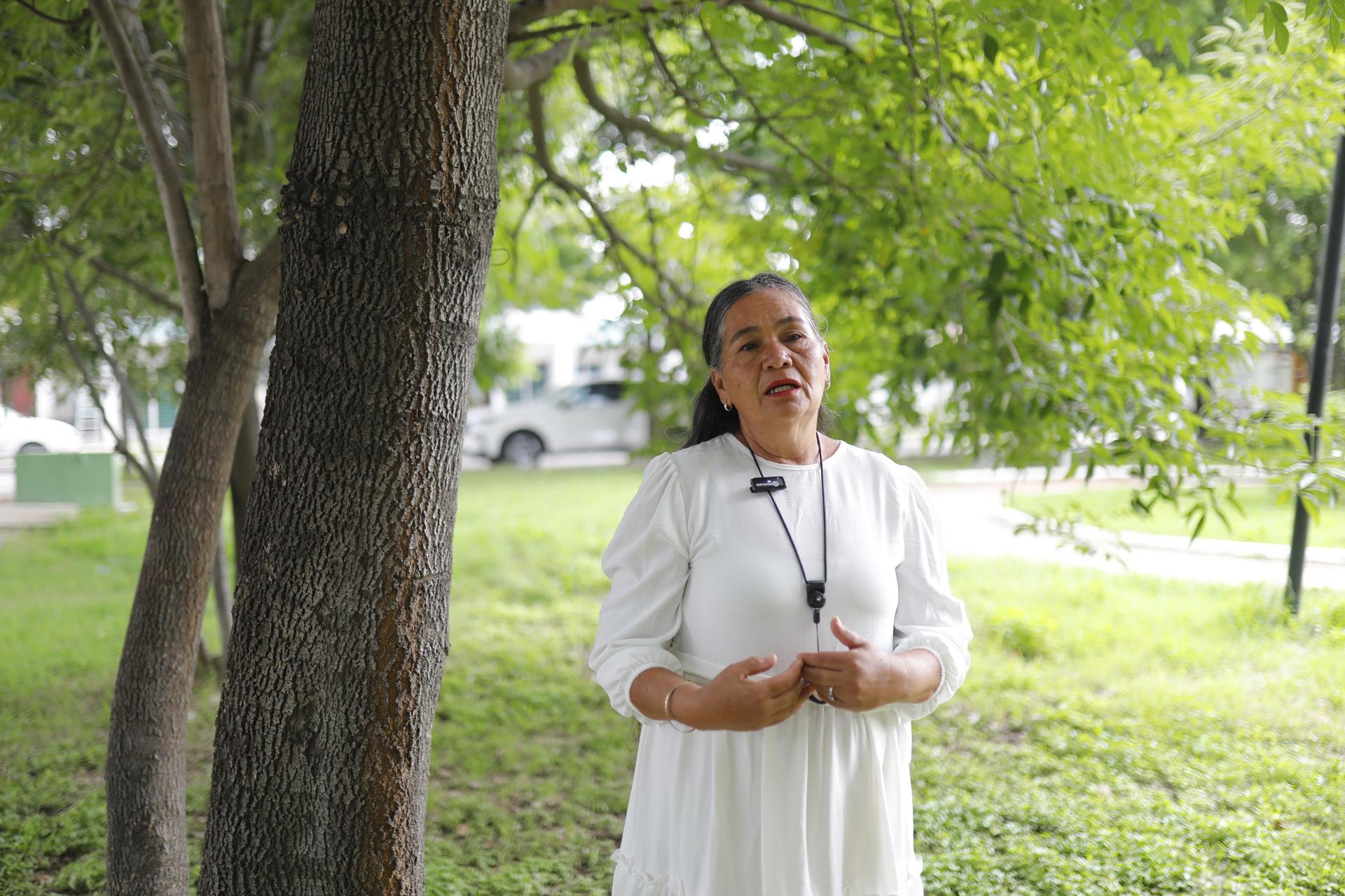 Virginia Ponce Rodríguez, integrante del colectivo 'Manos Buscadoras' habla durante una entrevista con EFE este jueves, en Guadalajara, Jalisco (México). EFE/ Francisco Guasco
