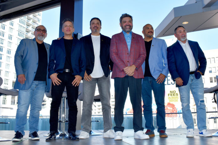 Fotografía de archivo de la banda Intocable. EFE/ Mónica Rubalcava
