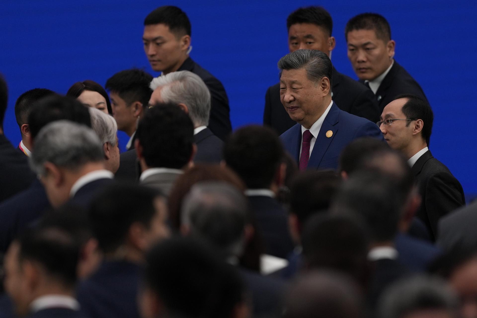 SHANGAI (China), 17/07/2026.- El presidente chino Xi Jinping se retira tras la ceremonia de apertura de la Reunión de Alto Nivel sobre Gobernanza Global para la Conferencia Mundial de IA en Shanghái, China, el 17 de julio de 2026.
EFE/EPA/NG HAN GUAN / POOL