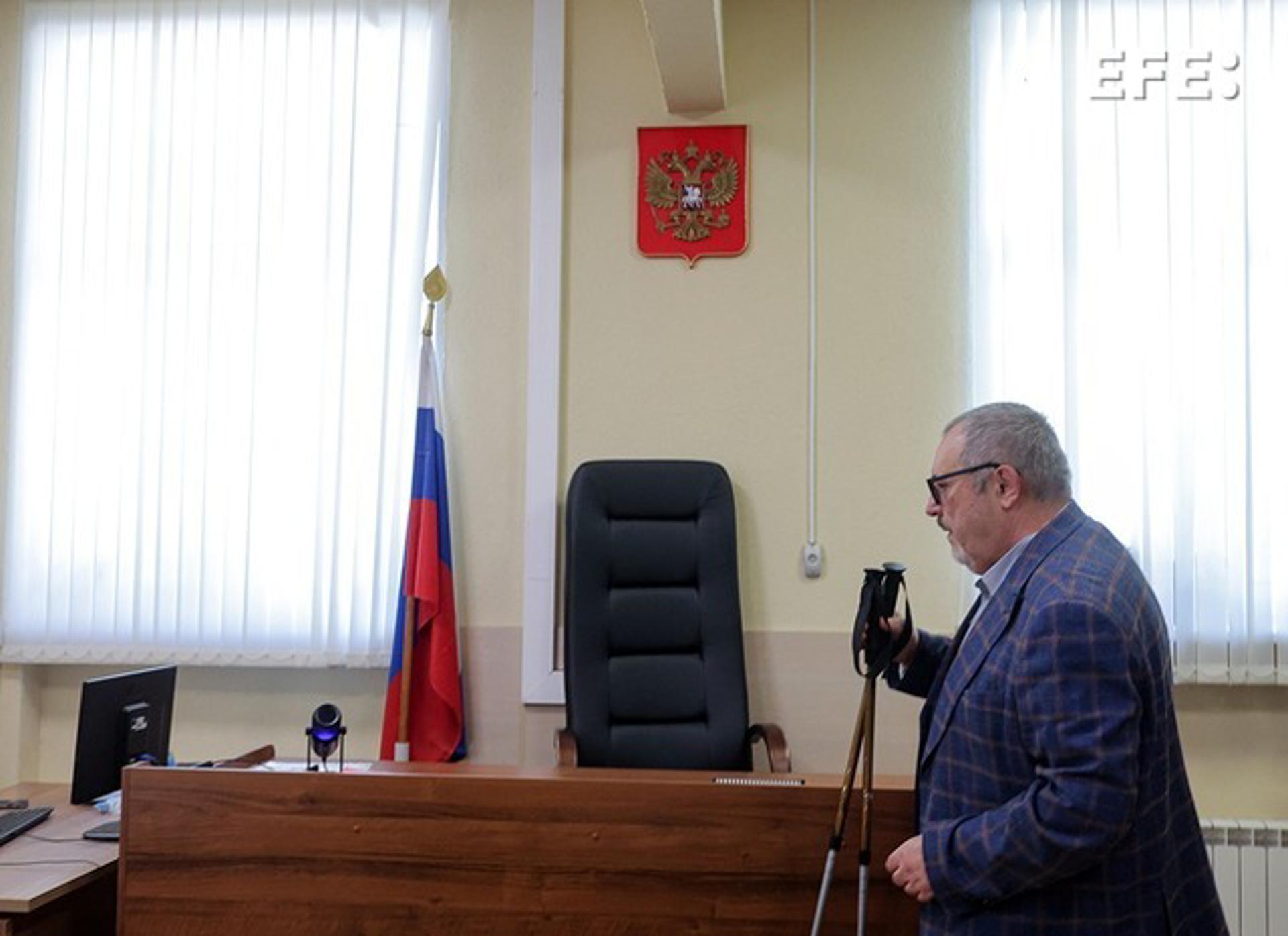 El opositor y exaspirante presidencial ruso Borís Nadezhdin durante la vista judicial en un tribunal de la región de Moscú. EFE/EPA/MAXIM SHIPENKOV
