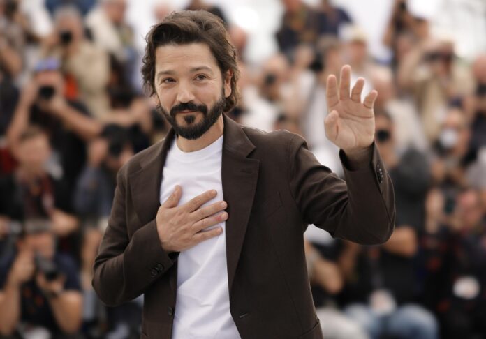 Imagen de archivo de Diego Luna durante la presentación de 'Ashes' (Ceniza en la Boca) en el Festival de Cannes. EFE/EPA/TERESA SUAREZ
