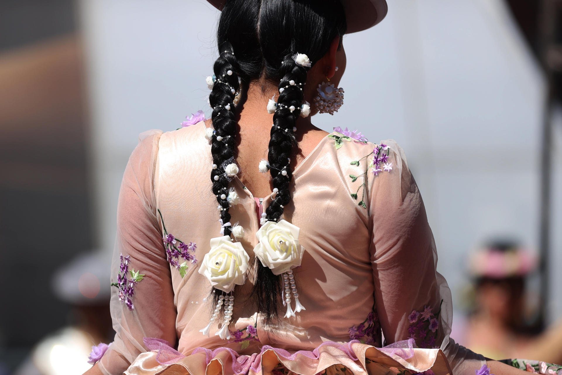 Una mujer participa en el evento 'Pasarela Andina' en La Paz (Bolivia). EFE/Luis Gandarillas
