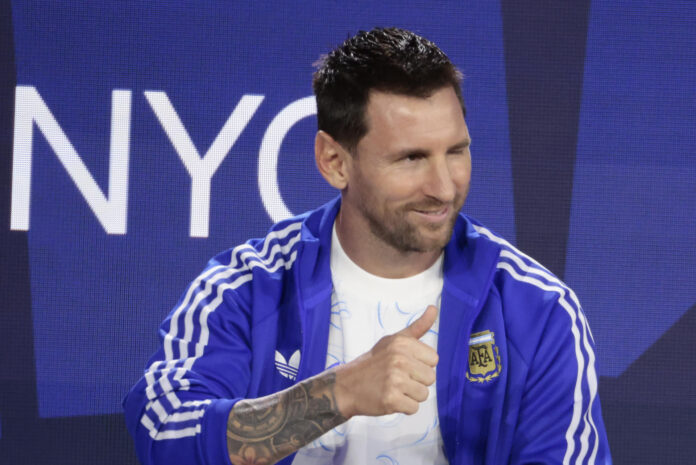 Messi, en un evento con aficionados previo a la final del Mundial 2026. EFE/ Lavandeira Jr

