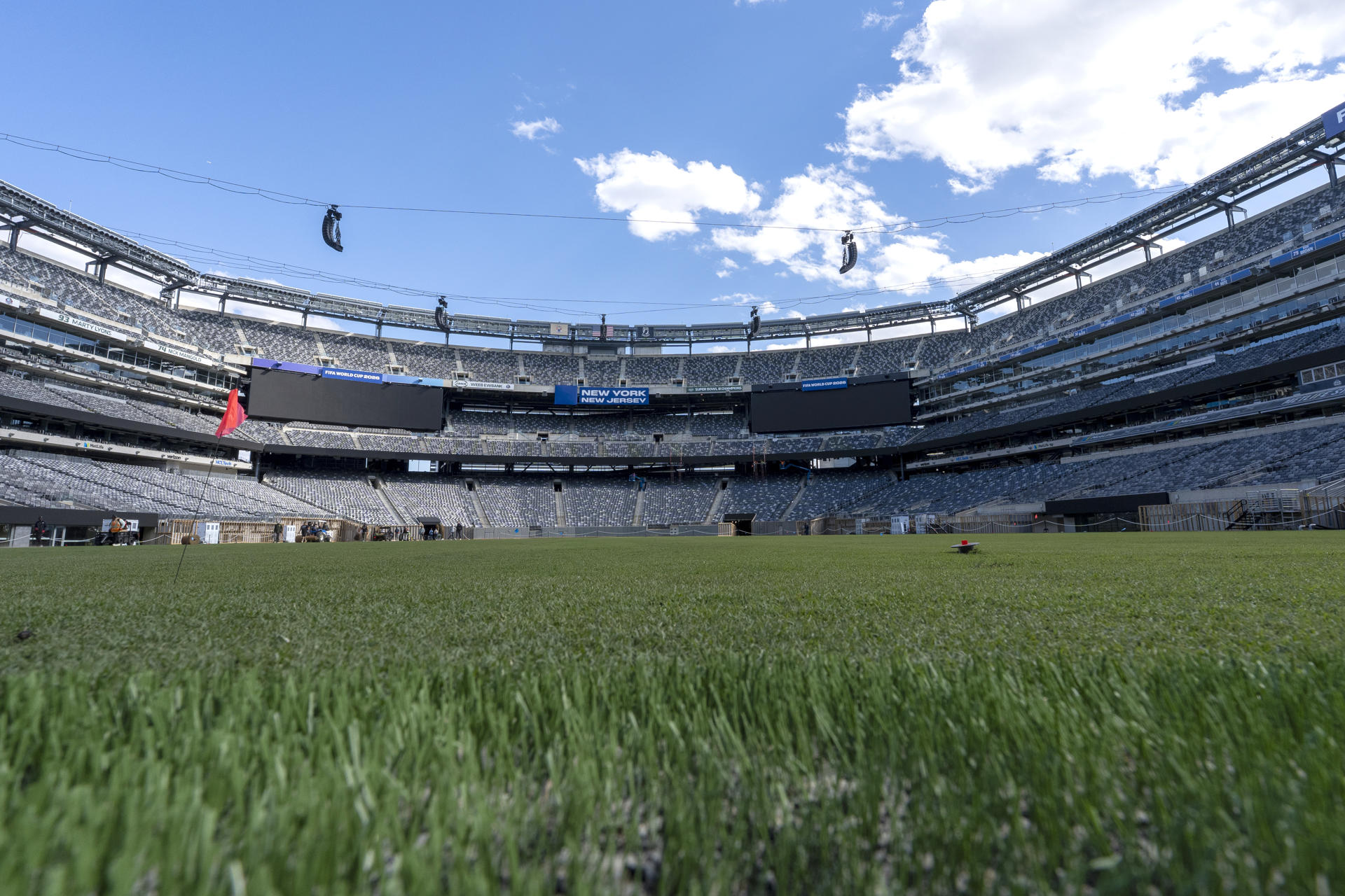 Fotografía del pasado 7 de mayo, en la que puede verse la grama del estadio MetLife, escenario de la final de la Copa Mundial de la FIFA 2026. EFE/ Angel Colmenares
