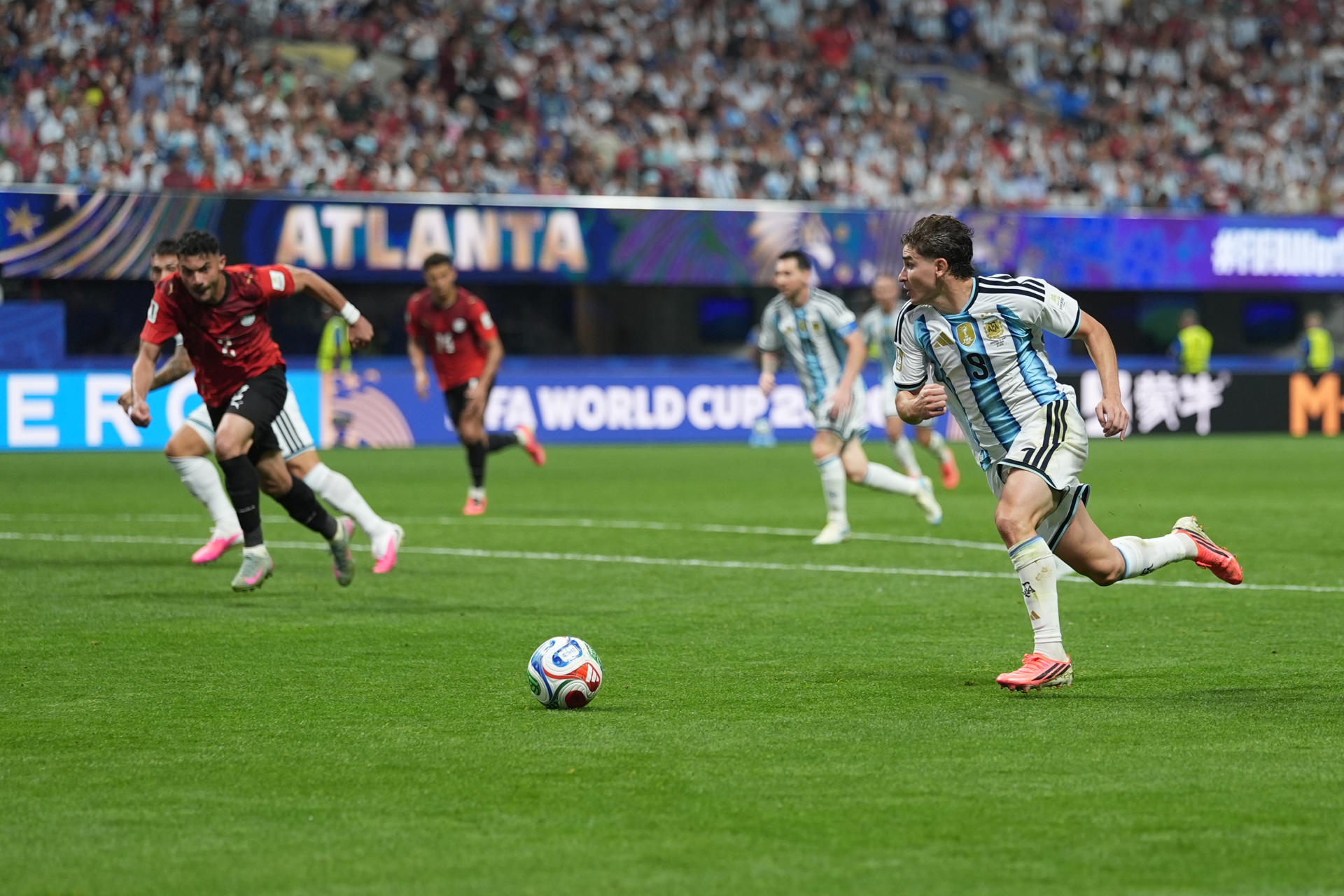 Julián Alvarez, durante el partido de octavos de final del Mundial. EFE/ Alberto Boal