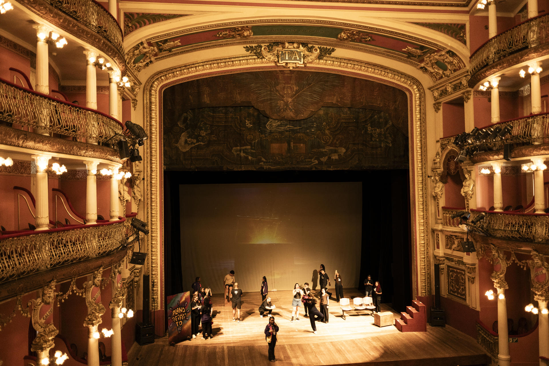 Fotografía de archivo del 26 de junio de 2026 que muestra el interior del Teatro Amazonas en Manaos (Brasil). EFE/ Raphael Alves