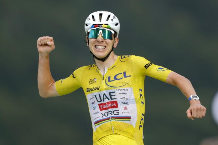 El esloveno Tadej Pogacar, vencedor en la décimo cuarta etapa del Tour. EFE/EPA/GUILLAUME HORCAJUELO
