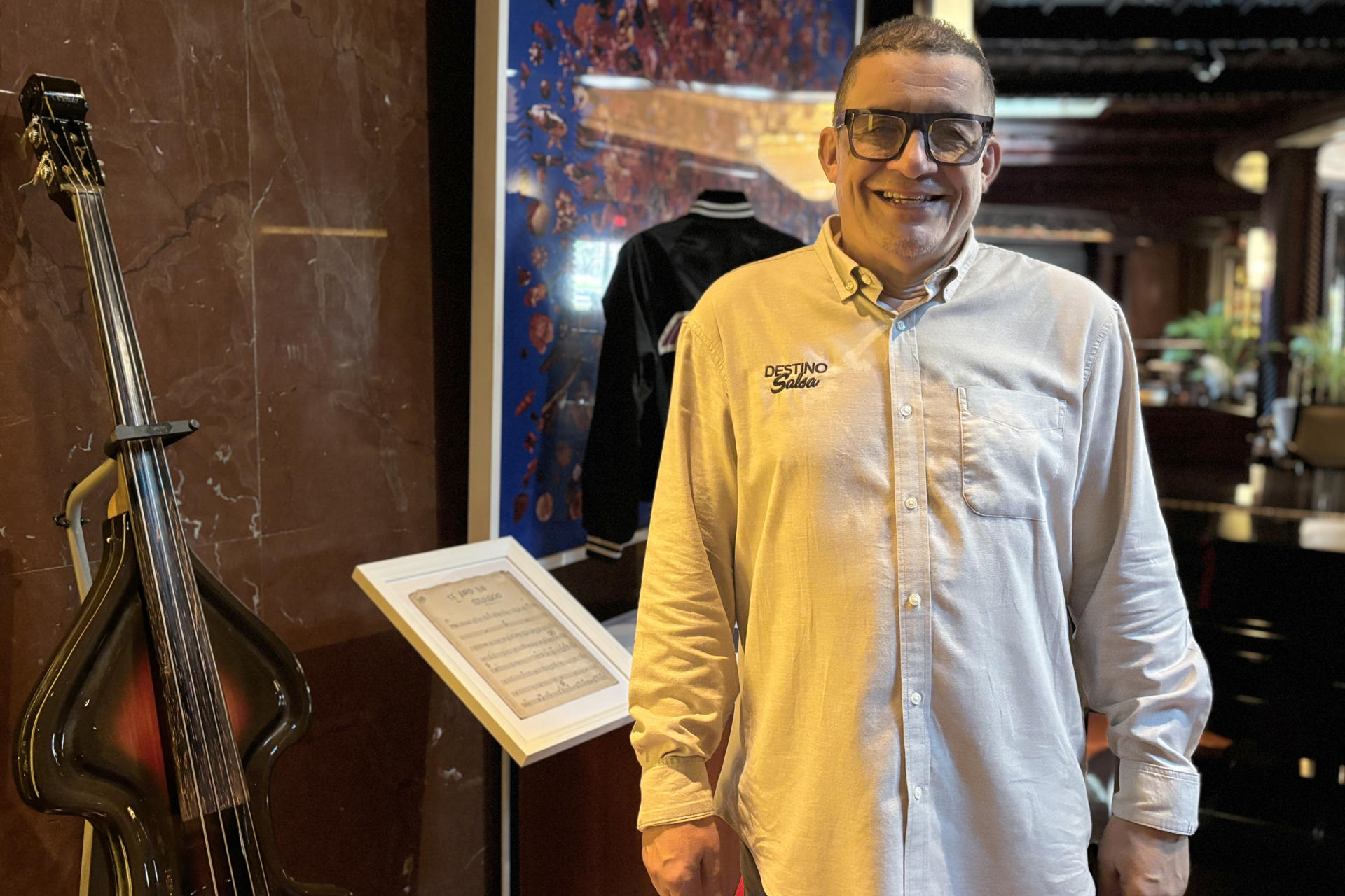 El fundador del Congreso Mundial de la Salsa, Eli Irizarry, posa durante una entrevista con EFE en el Hotel Fairmont en el San Juan de Isla Verde en San Juan (Puerto Rico). EFE/Esther Alaejos