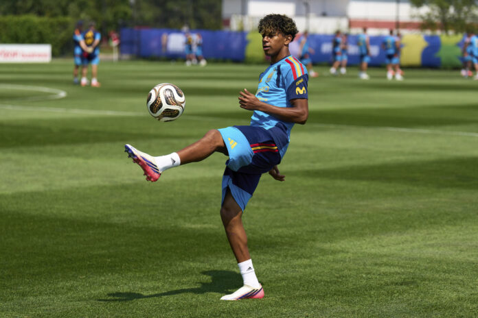 El delantero Lamine Yamal, durante un entrenamiento de la selección nacional de España este viernes, en New Jersey (EEUU). EFE/Ángel Martínez/RFEF
