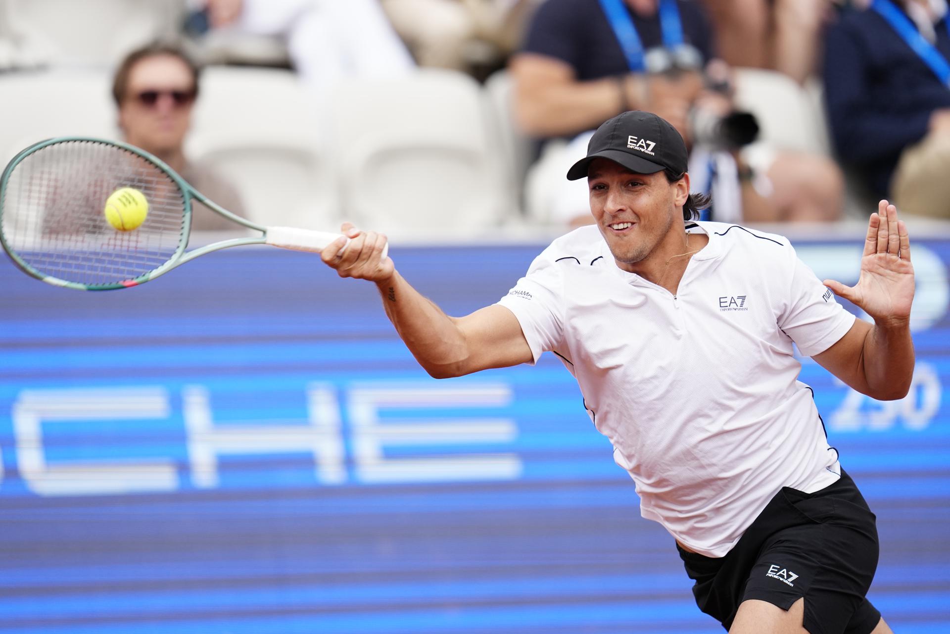 El italiano Luciano Darderi, durante la final del torneo de Bastad (Suecia), disputada este domingo contra el ruso Andrei Rublev. EFE/ Björn Larsson Rosvall *Prohibido su uso en Suecia*