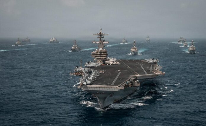 Fotografía difundida por el Comando Central del Ejército de Estados Unidos (Centcom) de buques de guerra de la Armada estadounidense desplegados en Medio Oriente. EFE/ Centcom
