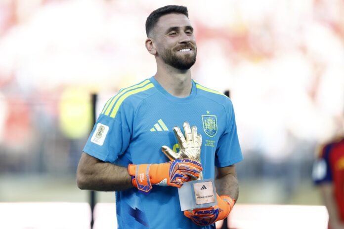 El portero español se llevó el premio de Guante de Oro al mejor arquero del Mundial 2026. EFE/EPA/WILL OLIVER

