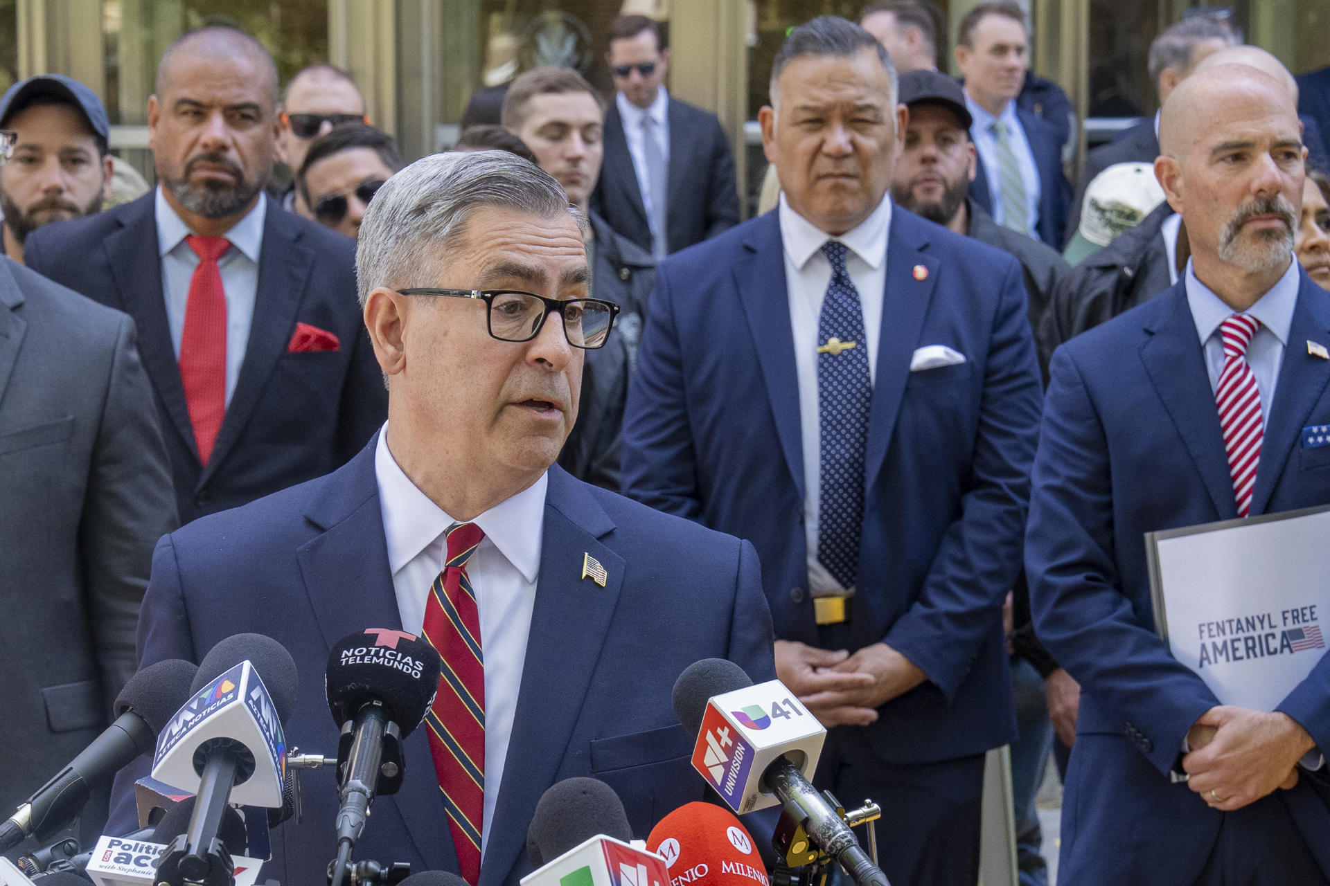 El fiscal del Distrito Oeste de Nueva York, Joseph Nocella, habla a la salida de la corte de Brooklyn luego de la lectura de la sentencia a Ismael "El Mayo" Zambada este lunes, en Nueva York (EE.UU.) EFE/Ángel Colmenares
