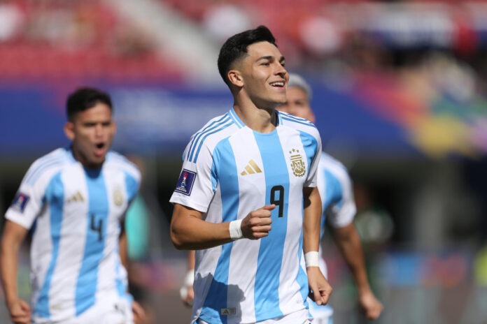 Fotografía de archivo del 8 de octubre de 2025, en la que puede verse al argentino Alejo Sarco, durante su participación en el Mundial sub-20 disputado en Chile. EFE/ Ailen Díaz
