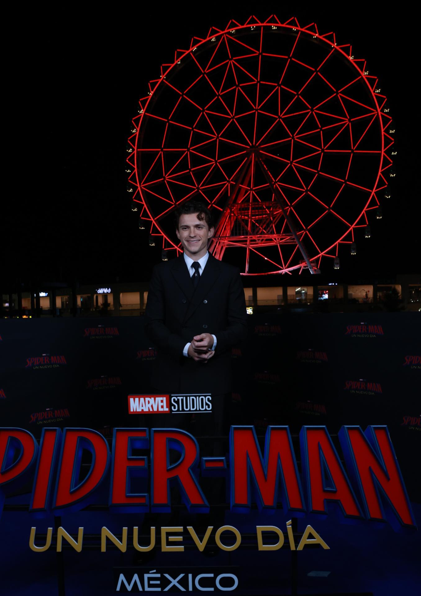 El actor británico Tom Holland posa durante la alfombra roja de la película 'Spider-Man: Un nuevo día' ayer lunes, en Ciudad de México (México). EFE/Mario Guzmán