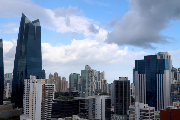 Fotografía que muestra un área de la Ciudad de Panamá (Panamá). EFE/Carlos Lemos
