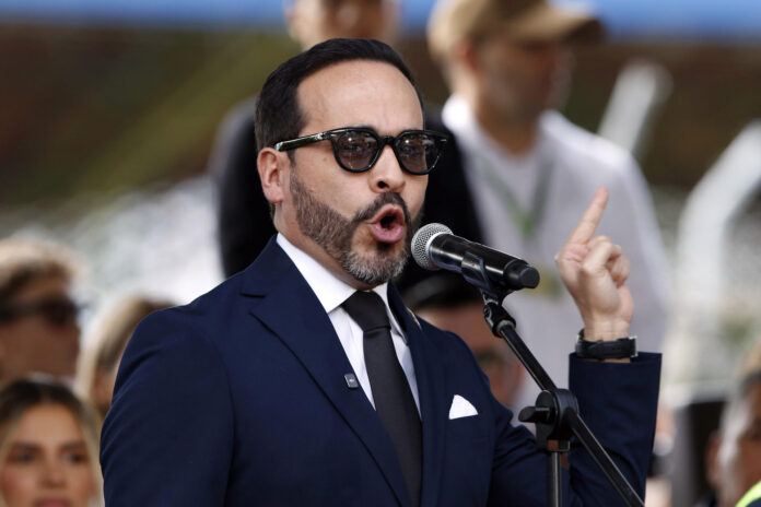 El presidente electo de Colombia, Abelardo de la Espriella, fue captado este 20 de julio, durante el desfile militar del Día de la Independencia, en Medellín (Colombia). EFE/STR
