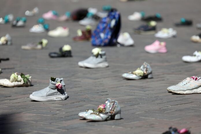Imagen de archivo de un homenaje a las victimas de la escuela de Minab en Teherán. EFE/EPA/ABEDIN TAHERKENAREH
