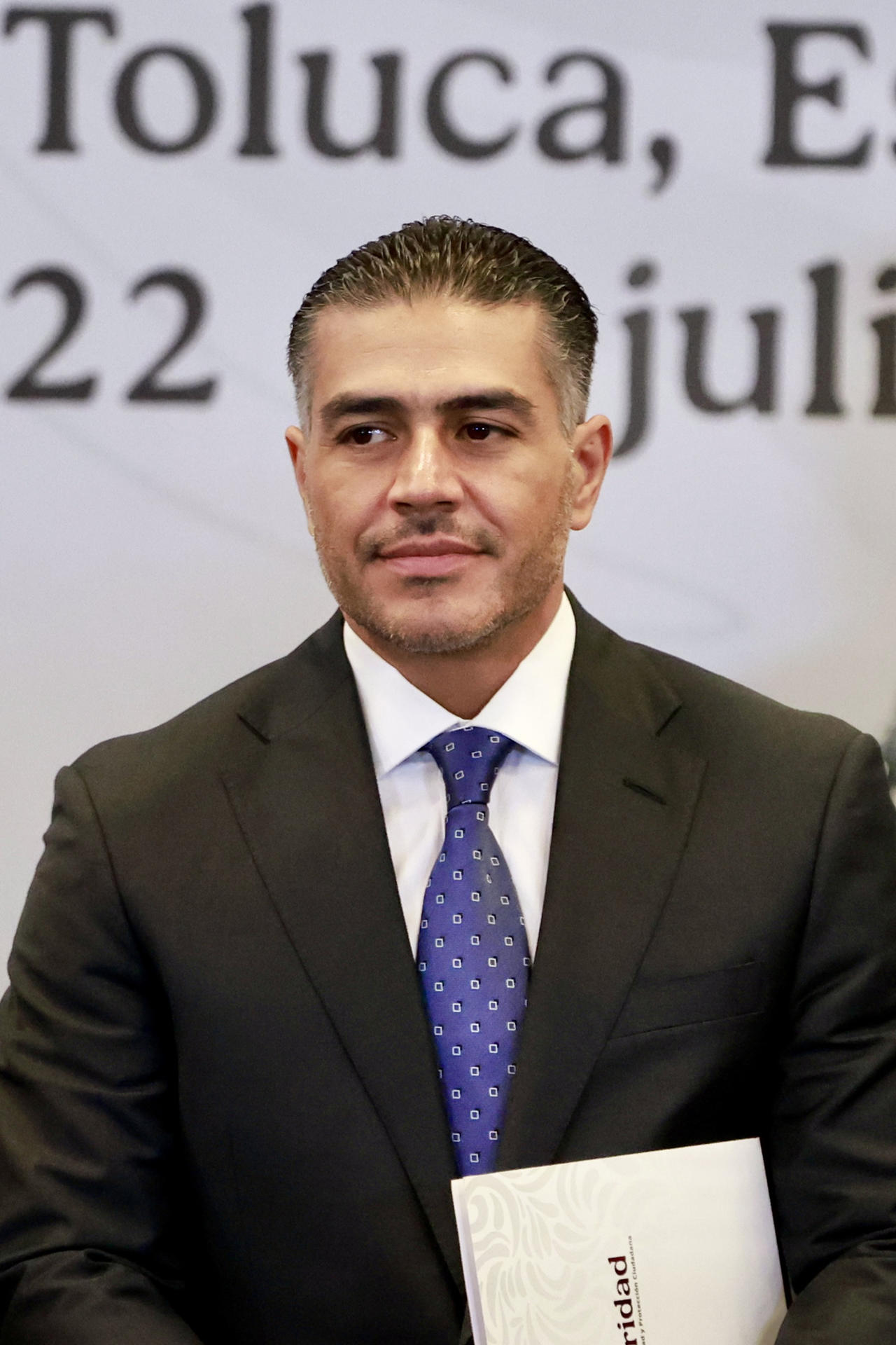 El secretario de Seguridad y Protección Ciudadana de México, Omar García Harfuch, habla durante una rueda de prensa este miércoles en las instalaciones del Centro de Control, Comando, Comunicación, Cómputo y Calidad de la ciudad de Toluca (México). EFE/Felipe Gutiérrez
