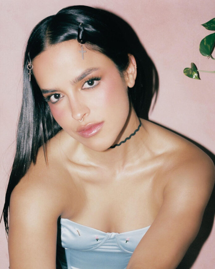 Fotografía cedida por Asulprusia que muestra a la cantante y compositora puertorriqueña Carolina Isabel Colón conocida como Gale.EFE/ Asulprusia/ Elizabeth Echemendia
