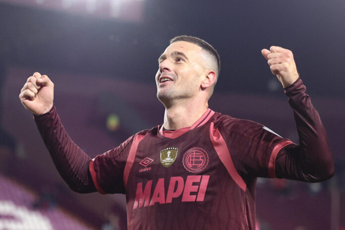 Ramiro Carrera de Lánus celebra este miércoles un gol de Lanús en la victoria sobre Cienciano en el partido de ida por un cupo en los octavos de final de la Copa Sudamericana. EFE/ Juan Roncoroni
