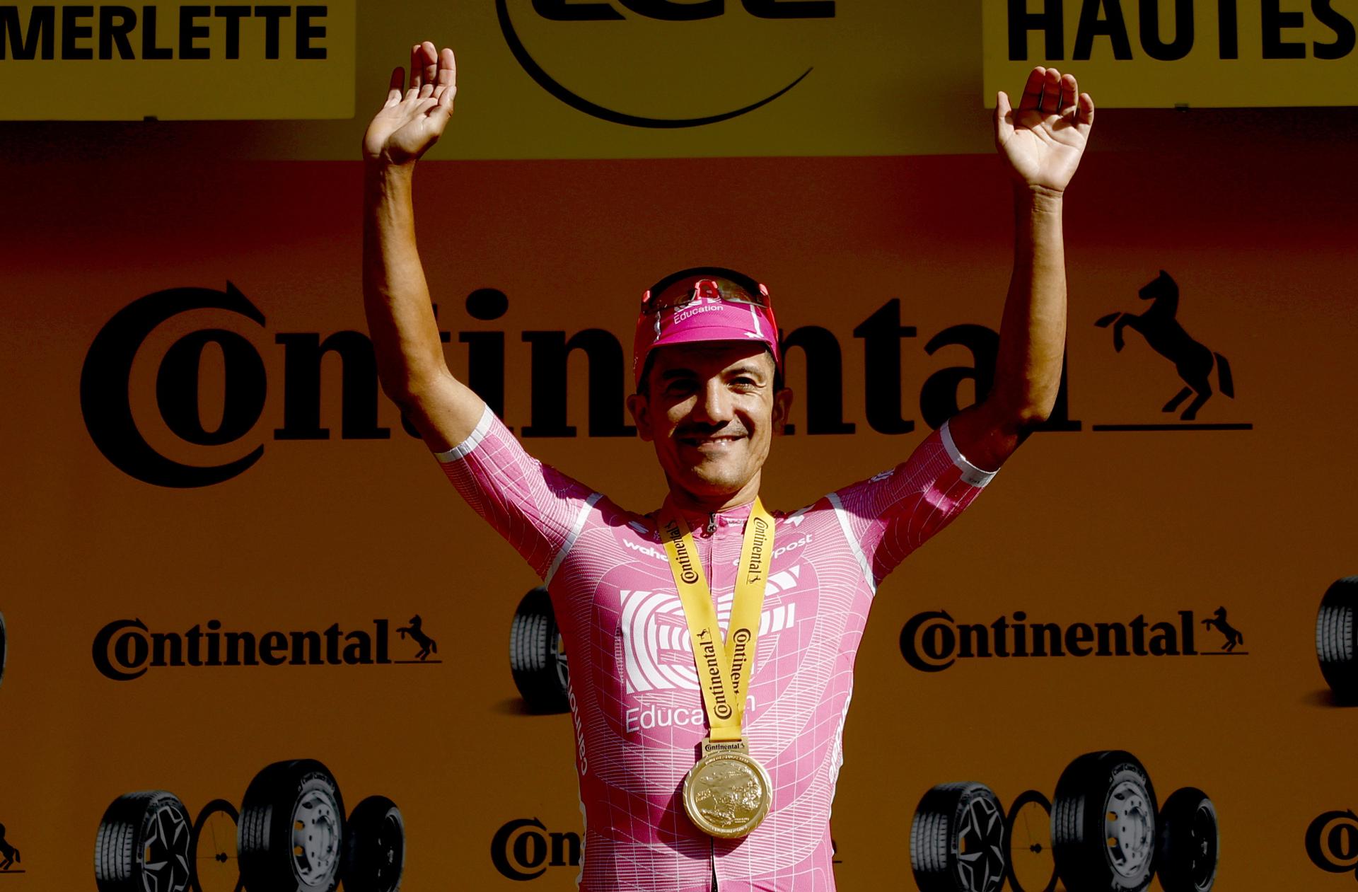 El ecuatoriano Richard Carapaz, ganador de la etapa 18 del Tour de Francia, afirmó que esta victoria "ha costado mucho" y recordó que lo había intentado en varias ocasiones en esta edición. EFE/EPA/YOAN VALAT