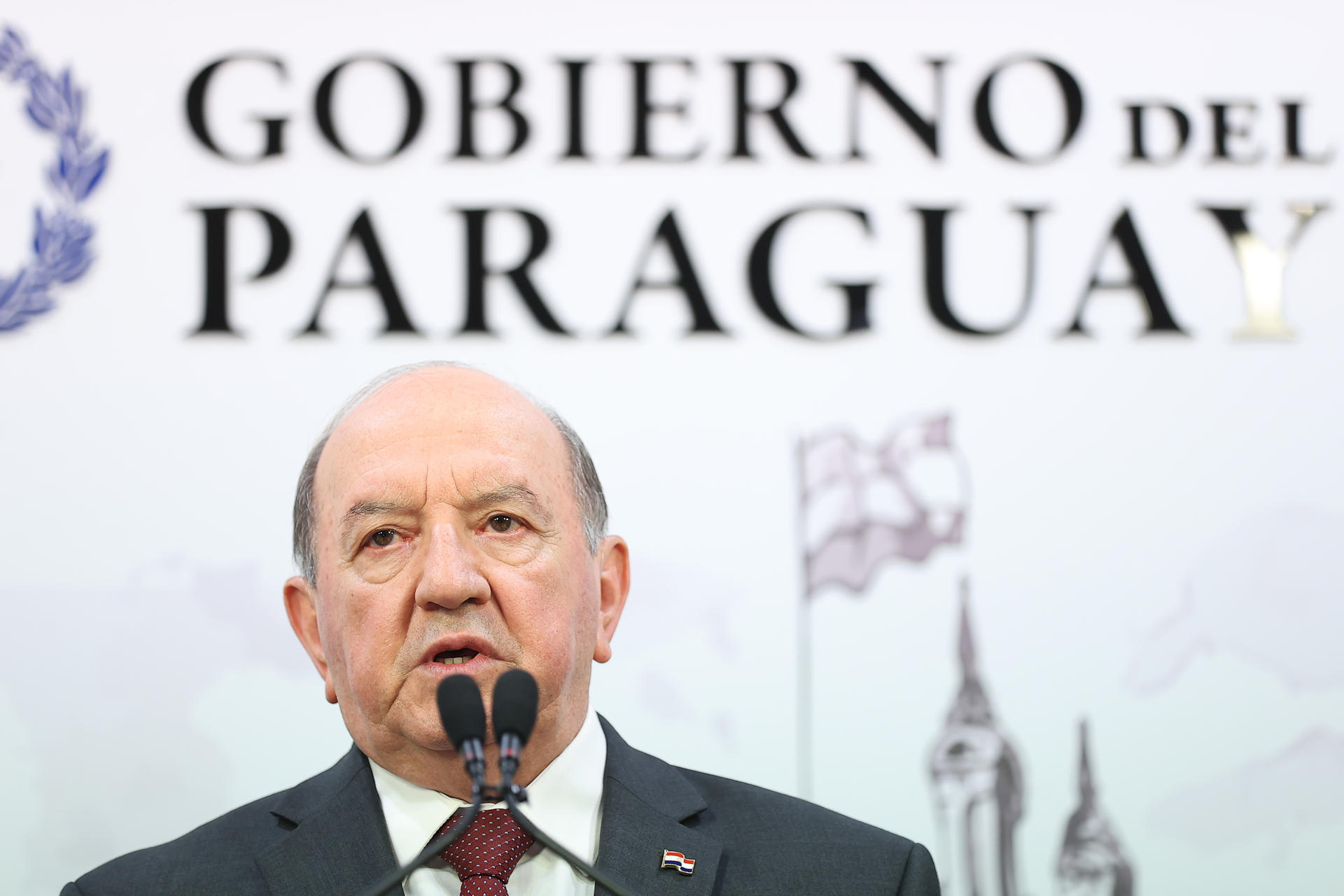El secretario del Consejo de Defensa Nacional de Paraguay (Codena), Cíbar Benítez, fue captado este 23 de julio, durante una rueda de prensa, en Asunción (Paraguay). EFE/Juan Pablo Pino
