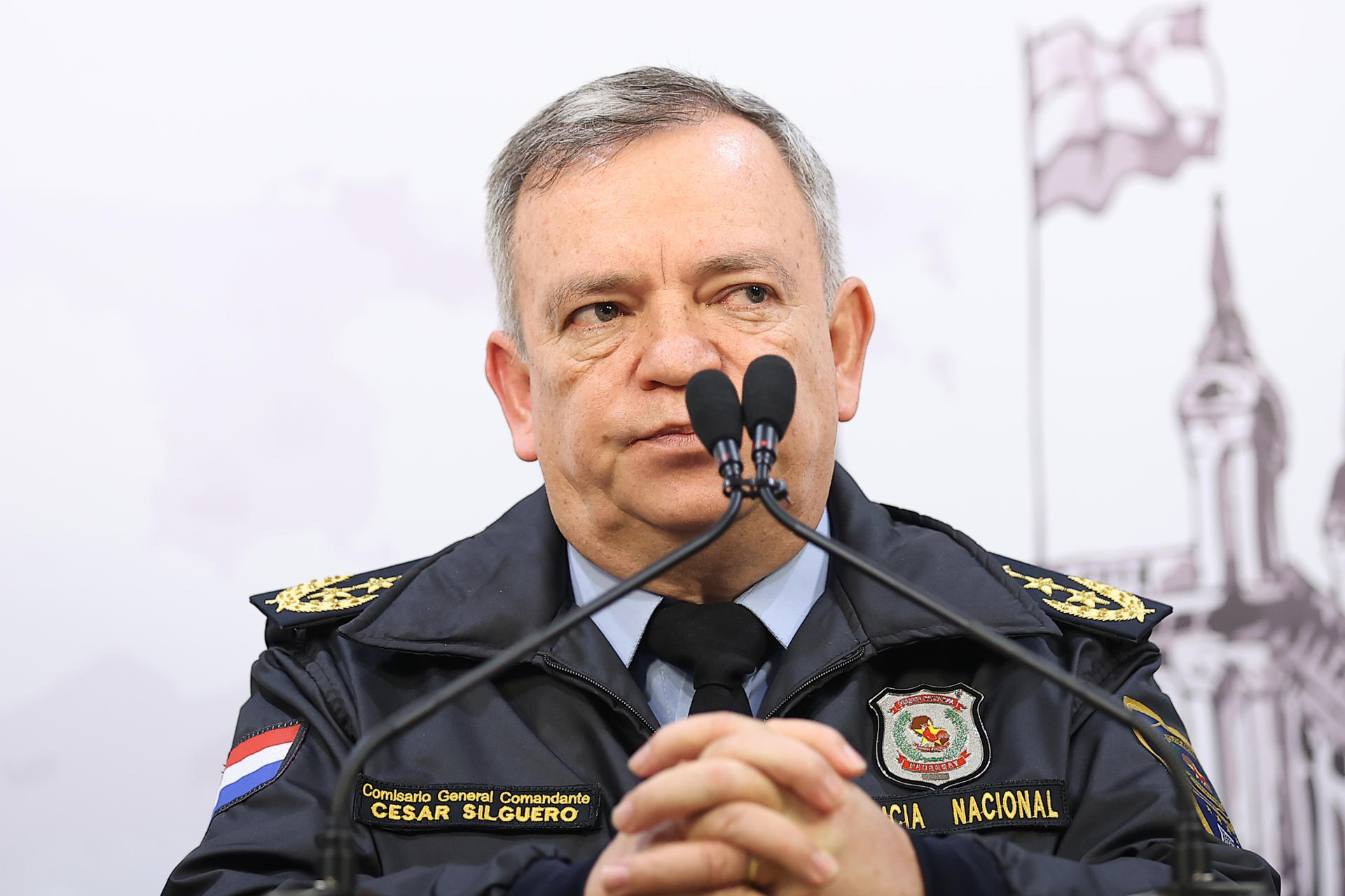 El comandante de la Policía Nacional de Paraguay, César Silguero, fue captado este 23 de julio, durante una rueda de prensa, en Asunción (Paraguay). EFE/Juan Pablo Pino

