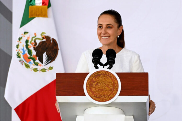 Fotografía cedida por la presidencia de México que muestra a su mandataria, Claudia Sheinbaum, hablando durante una rueda de prensa este viernes, en Cuernavaca (México). EFE/ Presidencia de México /SOLO USO EDITORIAL/NO VENTAS/SOLO DISPONIBLE PARA ILUSTRAR LA NOTICIA QUE ACOMPAÑA (CRÉDITO OBLIGATORIO)
