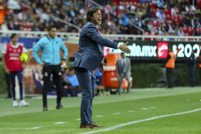 Fotografía de archivo donde aparece el técnico argentino Matías Almeyda. EFE/Carlos Zepeda
