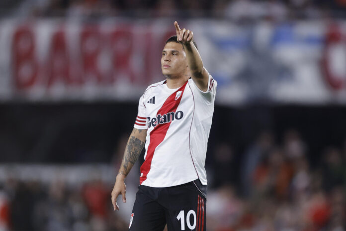El creativo Juan Fernando Quintero y River Plate pusieron fin este viernes al vínculo laboral en la tercera etapa del colombiano en el club argentino. Archivo: EFE/ Juan Ignacio Roncoroni
