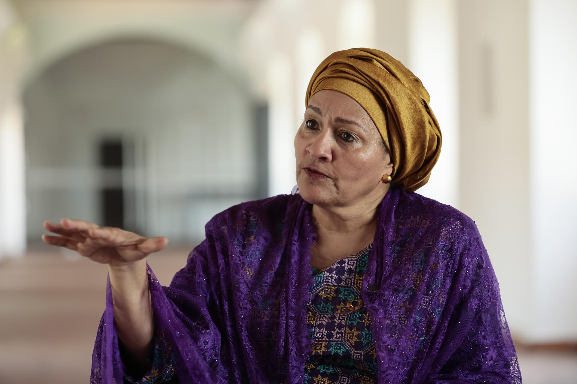 La vicesecretaria general de la ONU, Amina Mohammed, habla durante una entrevista con EFE este viernes, en la Ciudad de México (México). EFE/José Méndez