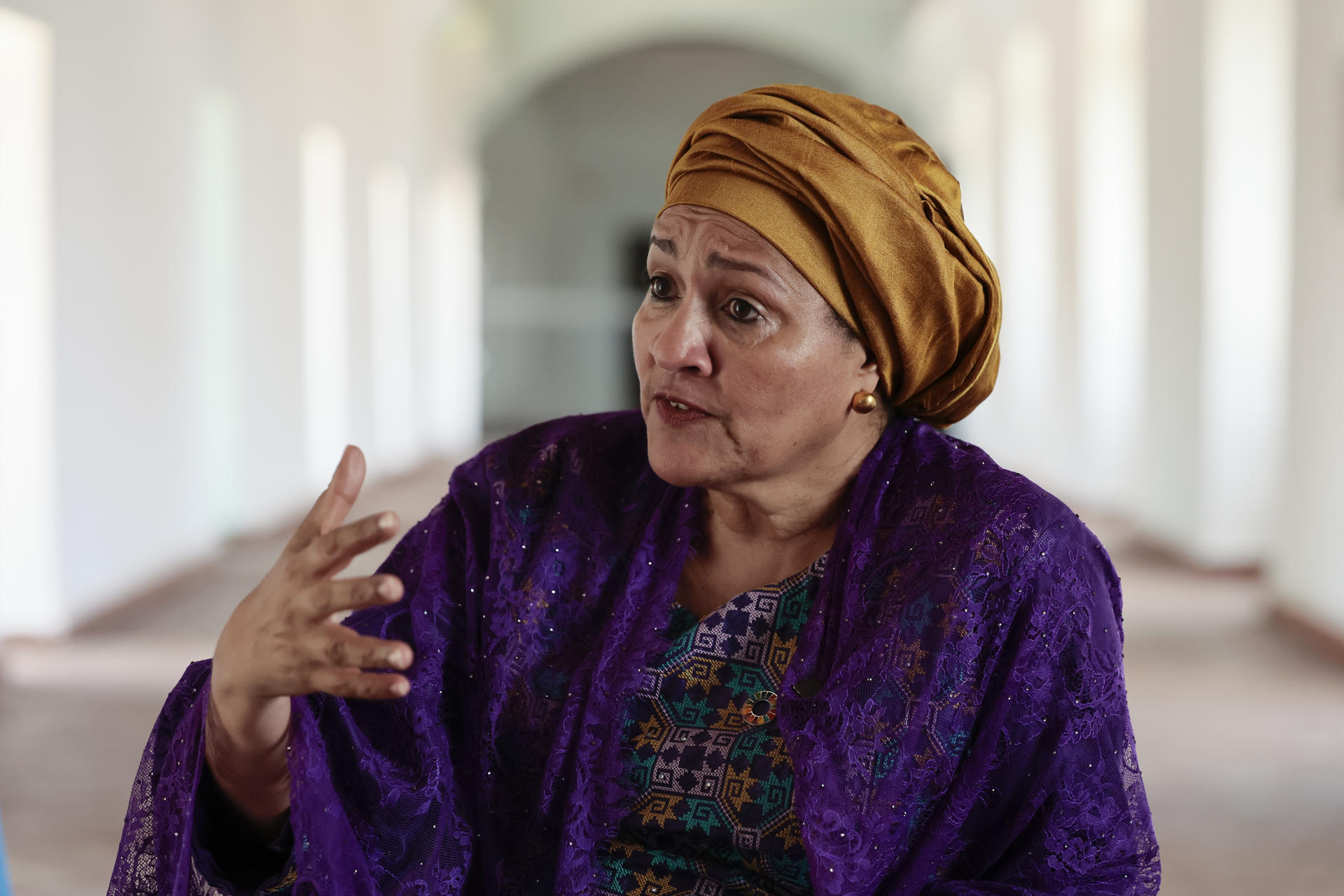 La vicesecretaria general de la ONU, Amina Mohammed, habla durante una entrevista con EFE este viernes, en la Ciudad de México (México). EFE/José Méndez