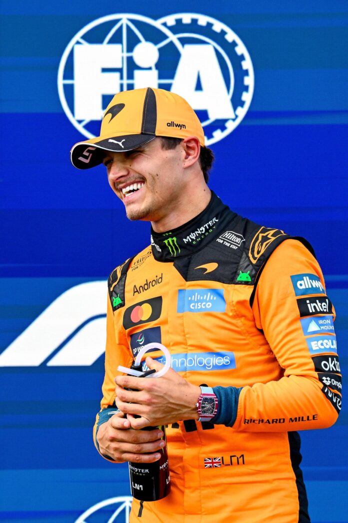 MOGYOROD (Hungría), 25/07/2026.- El inglés Lando Norris (McLaren), último campeón del mundo y ganador en esta pista el año pasado, que sale primero este domingo en el Gran Premio de Hungría, el undécimo del Mundial de Fórmula Uno, en el Hungaroring, el circuito de las afueras de Budapest. EFE/EPA/Zsolt Czegledi HUNGARY OUT
