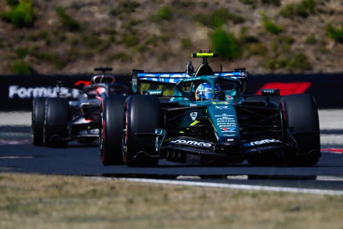 Mogyorod (Hungría), 26/07/2026.- El español Fernando Alonso (Aston Martin), doble campeón del mundo de Fórmula Uno, que acabó decimocuarto el Gran Premio de Hungría, el undécimo del Mundial, en el Hungaroring, el circuito de las afueras de Budapest. EFE/EPA/Boglarka Bodnar
