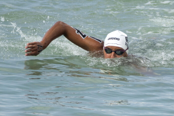 Paulo Strehlke, de México, compite este domingo en la categoría 3K de Natación en Aguas Abiertas durante los XXV Juegos Centroamericanos y del Caribe Santo Domingo 2026. EFE/ Orlando Barría
