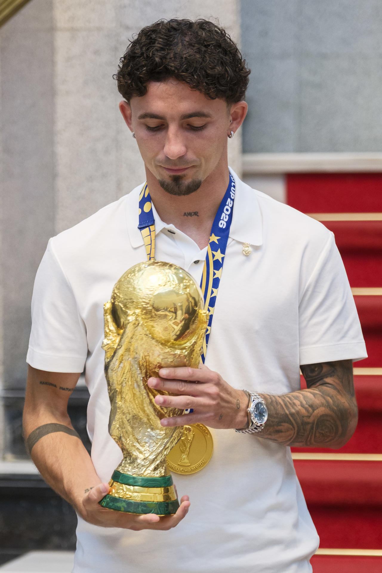 LAS PALMAS DE GRAN CANARIA, 27/07/2026.- El futbolista Yéremy Pino durante la recepción este lunes en la sede de la Presidencia del Gobierno de Canarias en Las Palmas de Gran Canaria. EFE/ Ángel Medina G.
