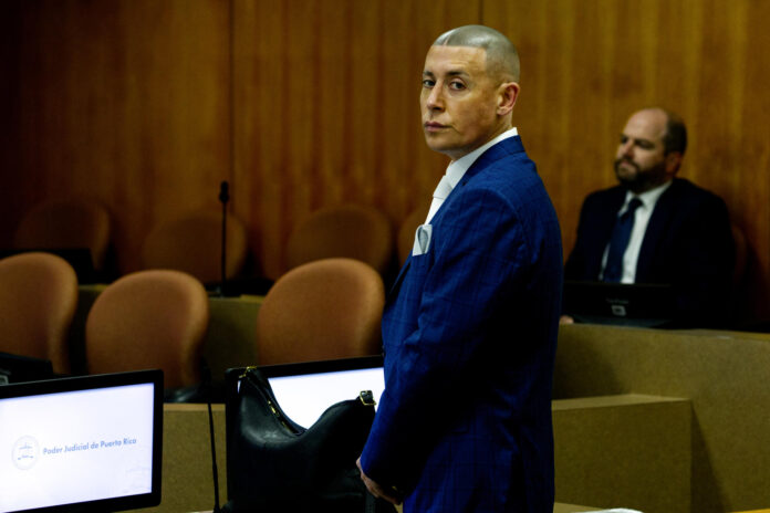 Fotografía de archivo del cantante urbano puertorriqueño José Fernando Cosculluela Suárez durante una audiencia en Humacao (Puerto Rico). EFE/ Thais Llorca

