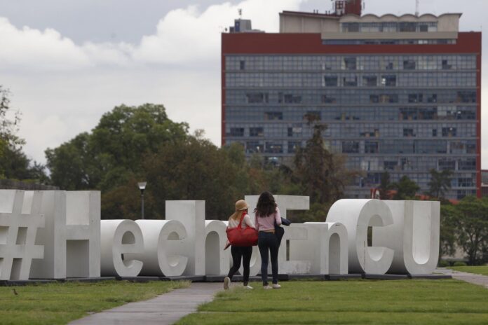 Fotografía de archivo que muestra una vista general de una explanada de la Universidad Nacional Autónoma de México (UNAM), en Ciudad de México (México). EFE/Sáshenka Gutiérrez
