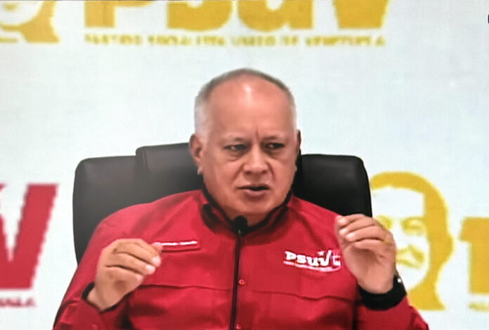 Captura de video que muestra al secretario general del Partido Socialista Unido de Venezuela (PSUV), Diosdado Cabello, hablando durante una rueda de prensa este lunes en Caracas (Venezuela). EFE/ Venezolana de Televisión
